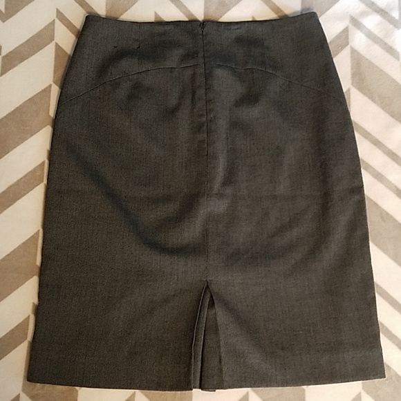 Banana Republic Gray Lined Skirt Size 2 - Picture 2 of 5